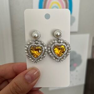 Heart Pearl Clear Zircon
Princess Earrings